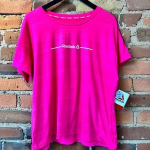 NWT Reebok Bright Pink Relaxed‑Fit T‑Shirt. Size Large. NEW 🩷